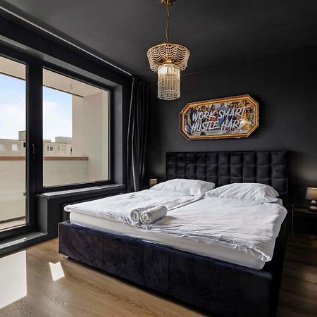 Lam Black - Ac - Balcony Apartman Pozsony Kültér fotó