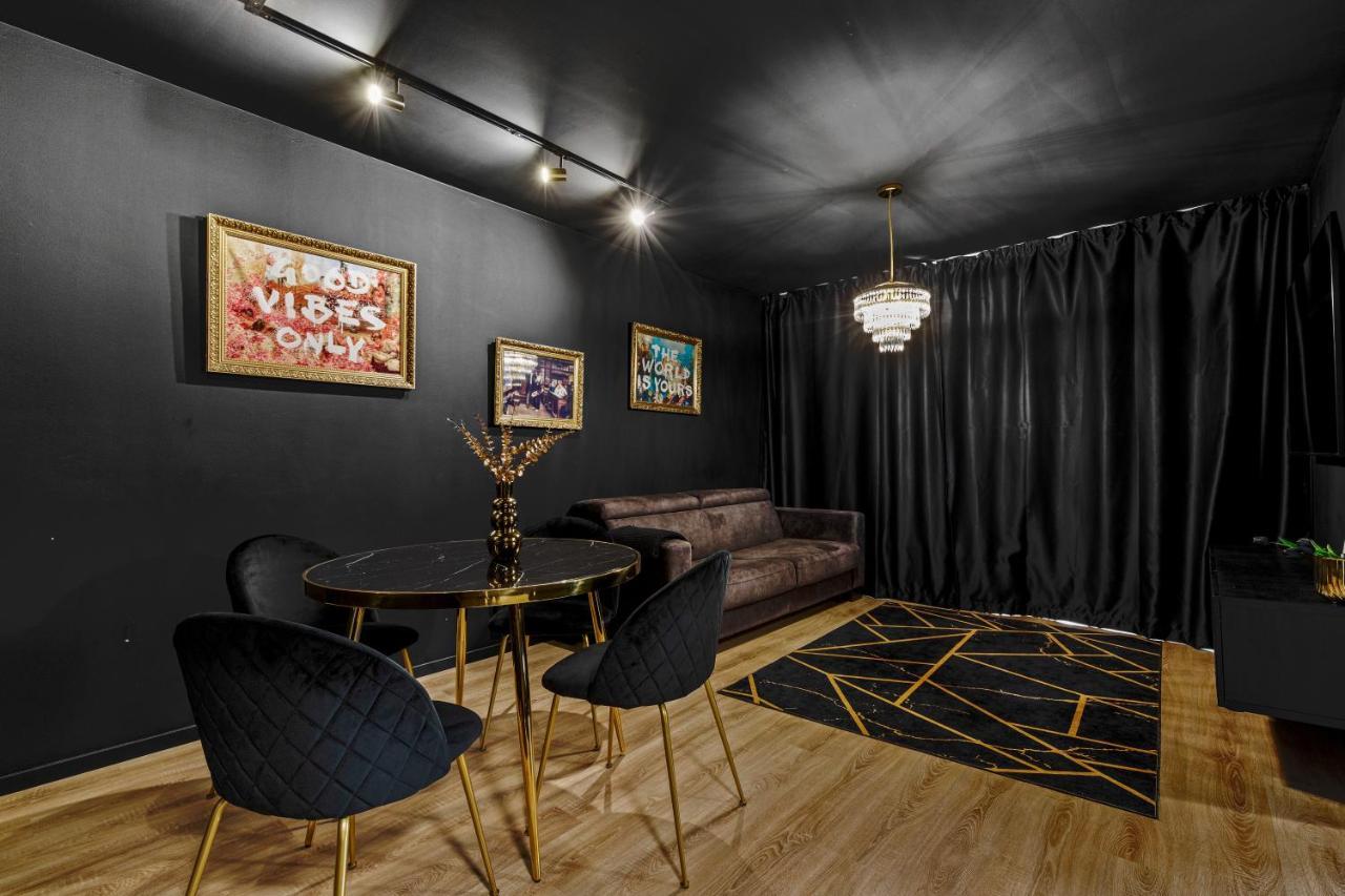 Lam Black - Ac - Balcony Apartman Pozsony Kültér fotó